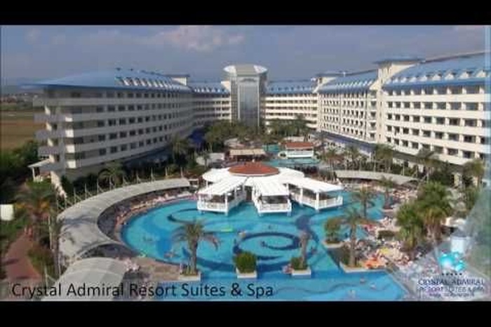 Crystal Admiral Resort Suite & Spa