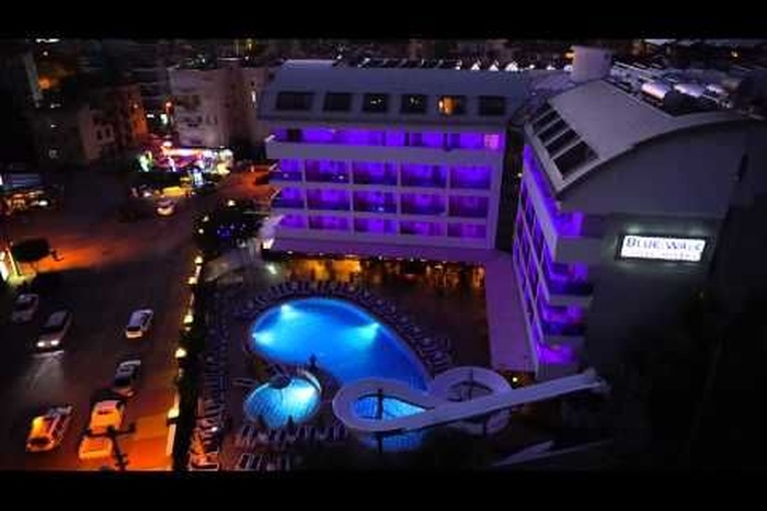 Blue Wave Suite Hotel